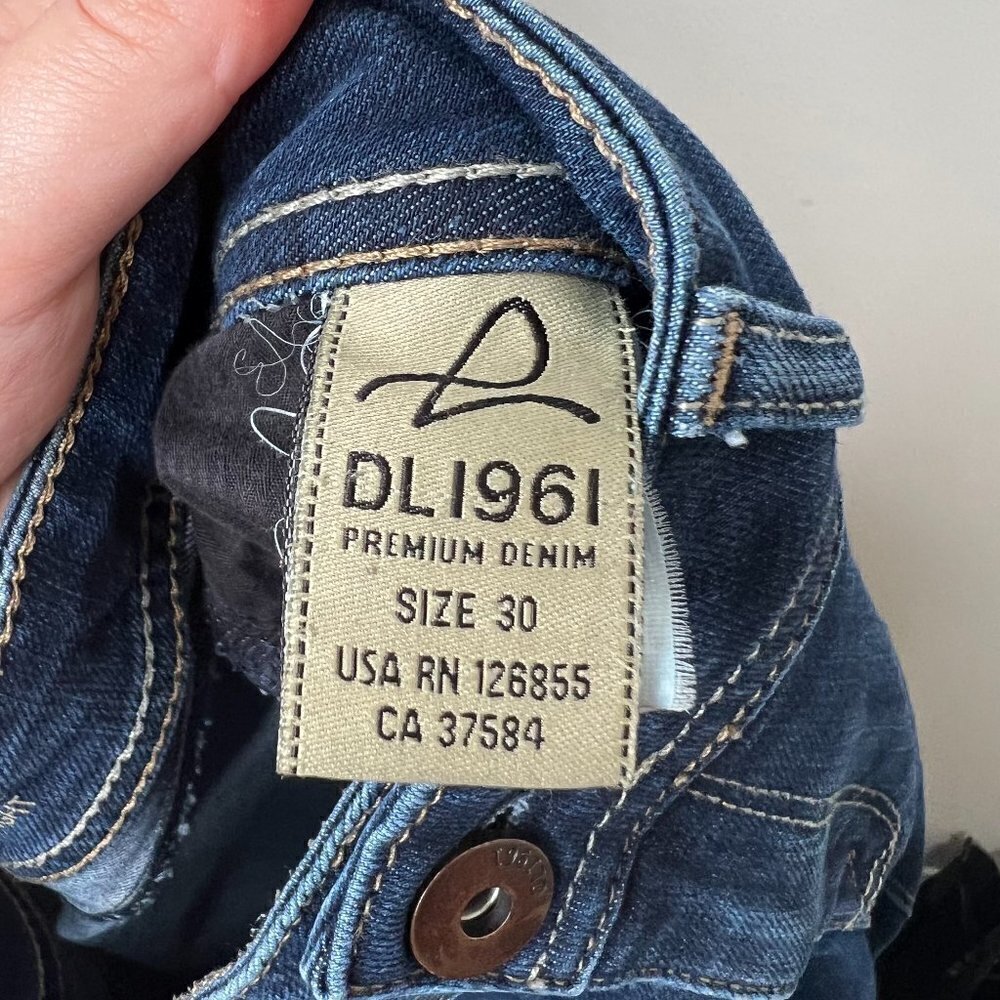 DL1961 Grace High Rise Straight Jeans, Sz 30, Excellent Used Condition - Picture 8 of 10
